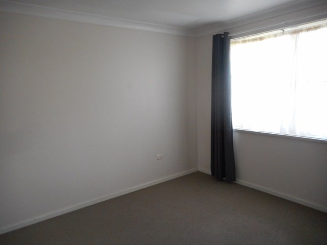 10 River Street TUMUT 9