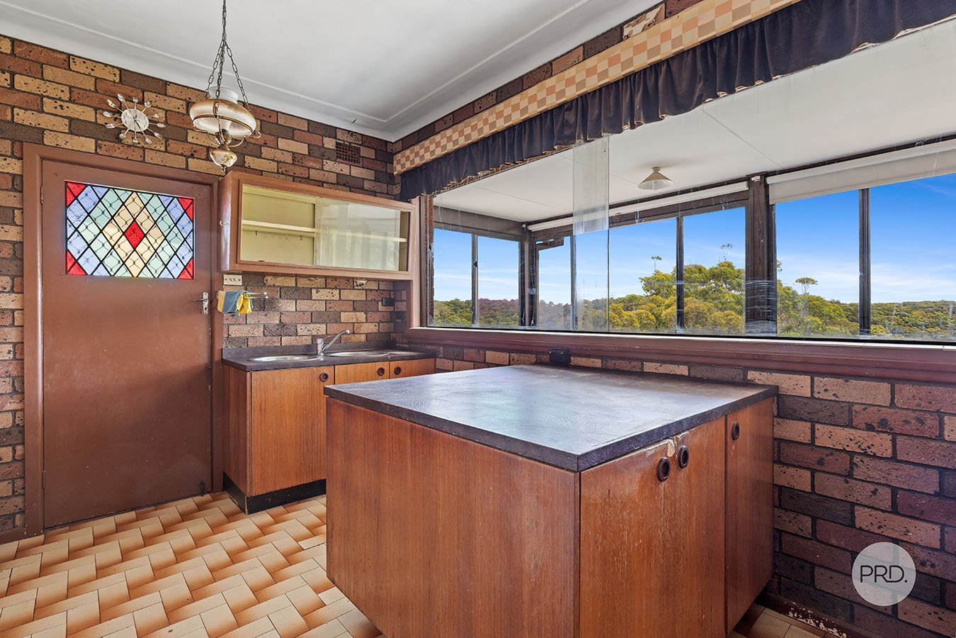 10 Riverside Drive LUGARNO 7