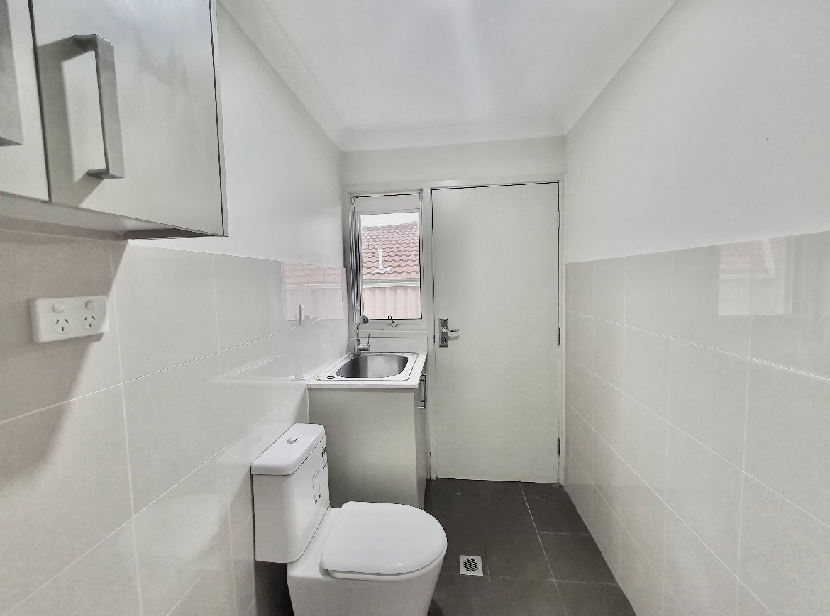 10 Roberts Road CASULA 11