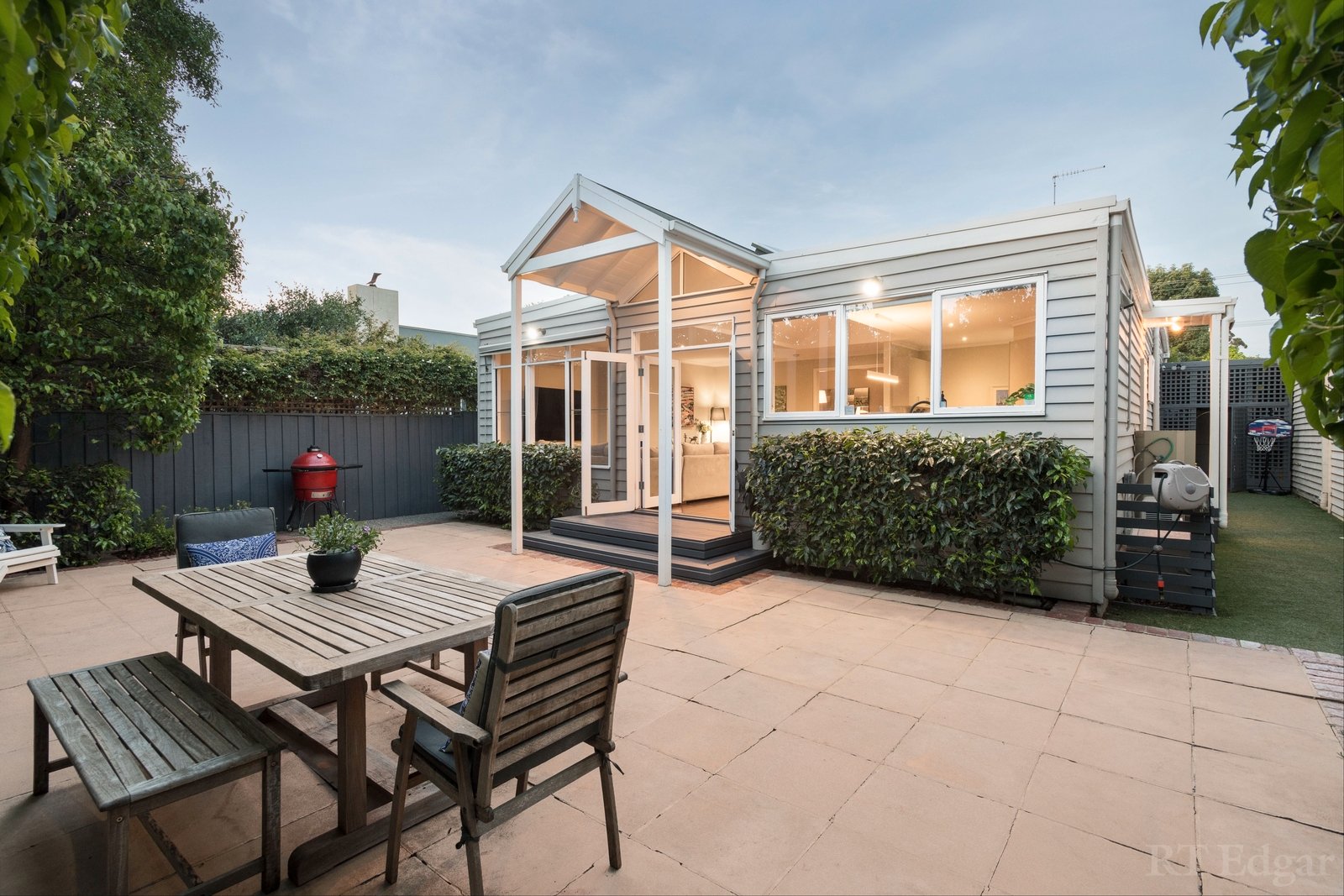 Real Estate and Property in 10 Roseberry Street, Hawthorn East, VIC