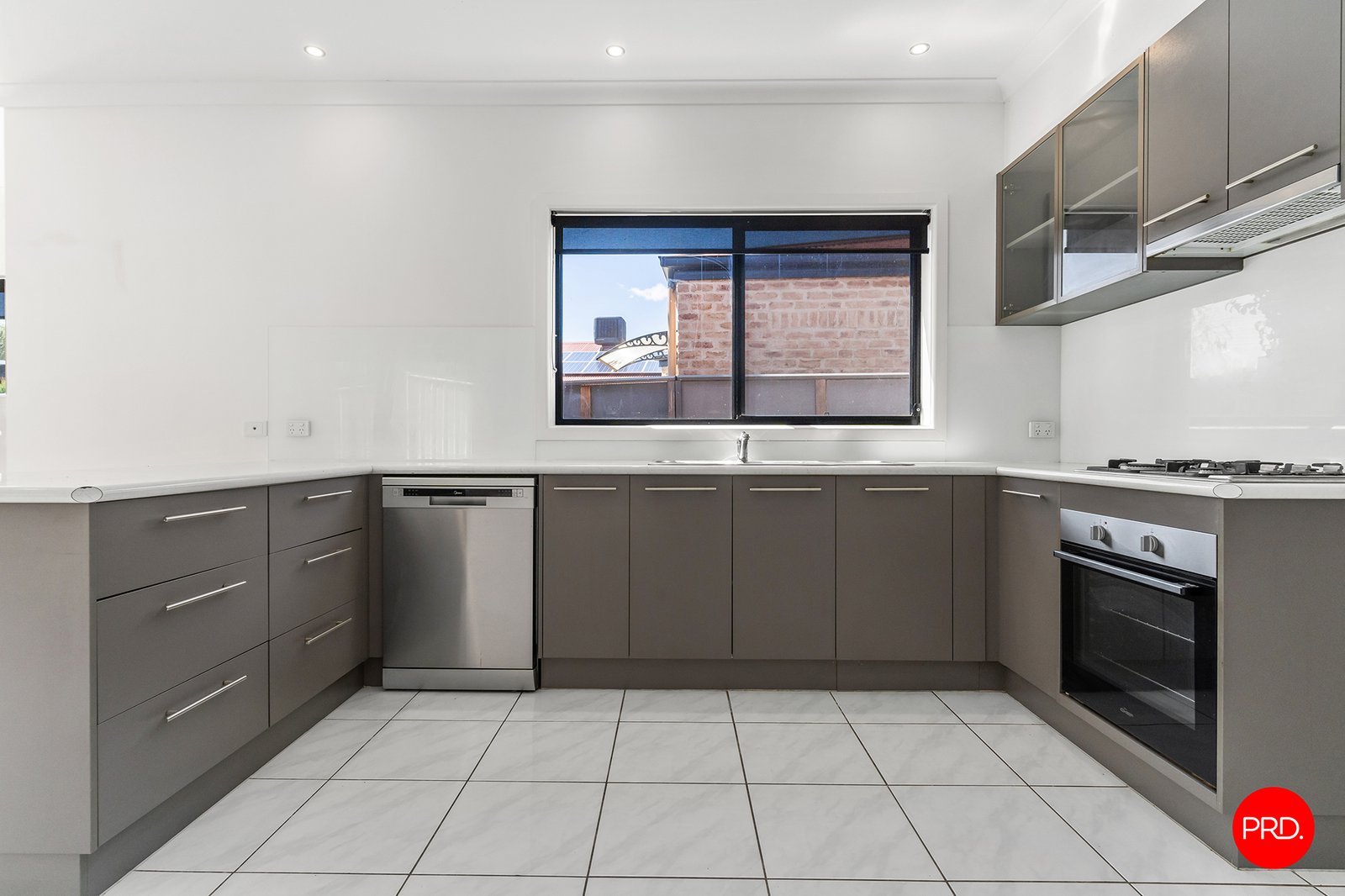 10 Roslyn Court KENNINGTON 2