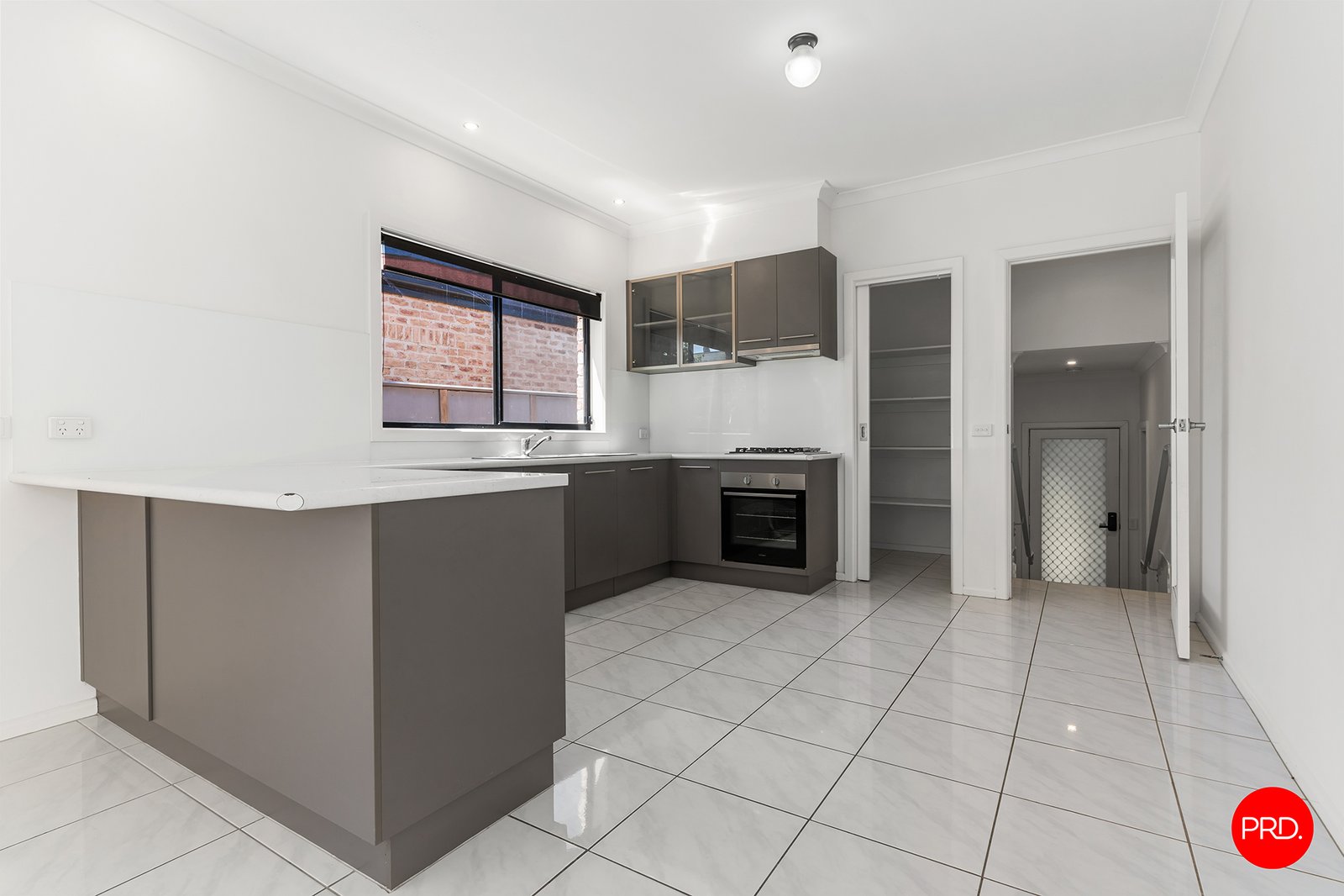10 Roslyn Court KENNINGTON 3