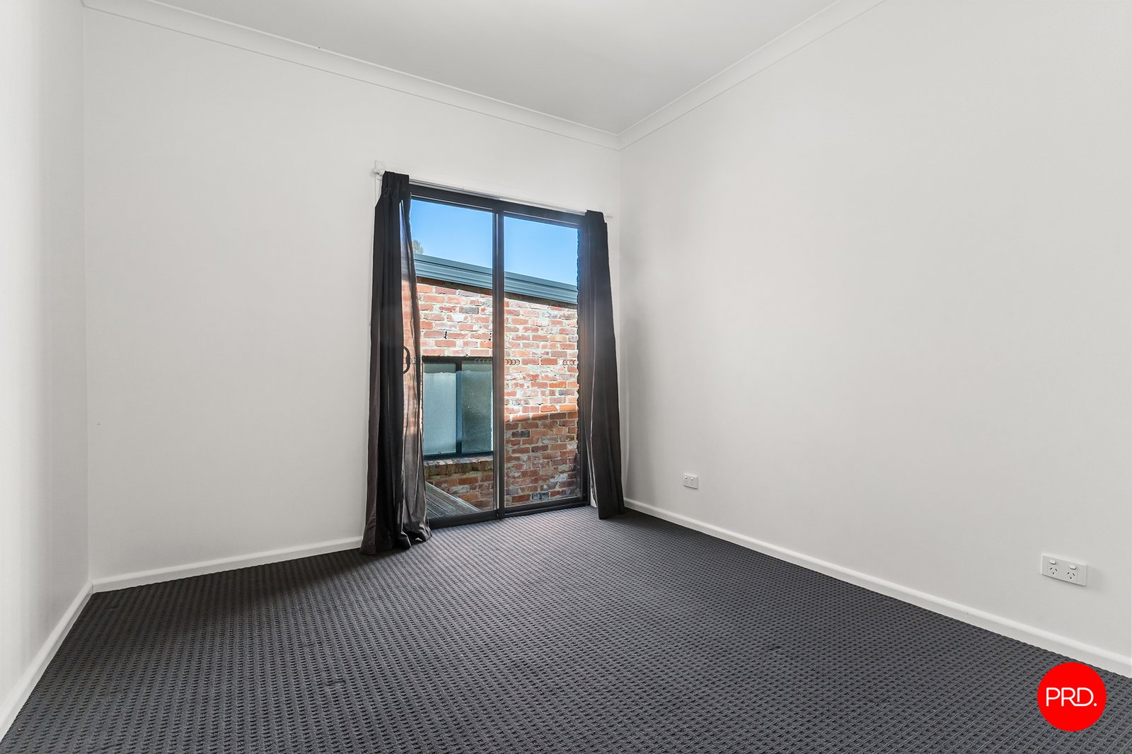 10 Roslyn Court KENNINGTON 8