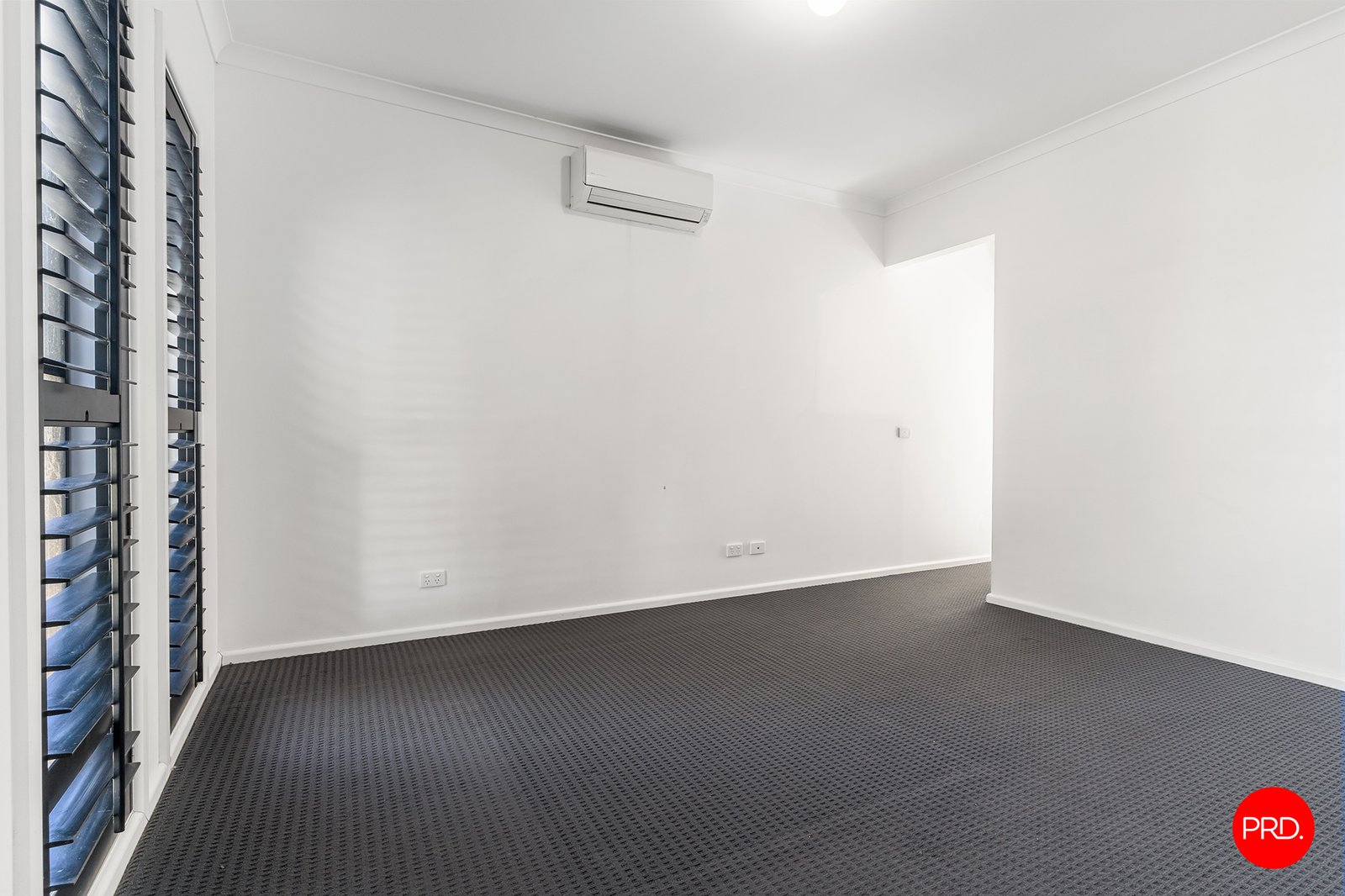 10 Roslyn Court KENNINGTON 10