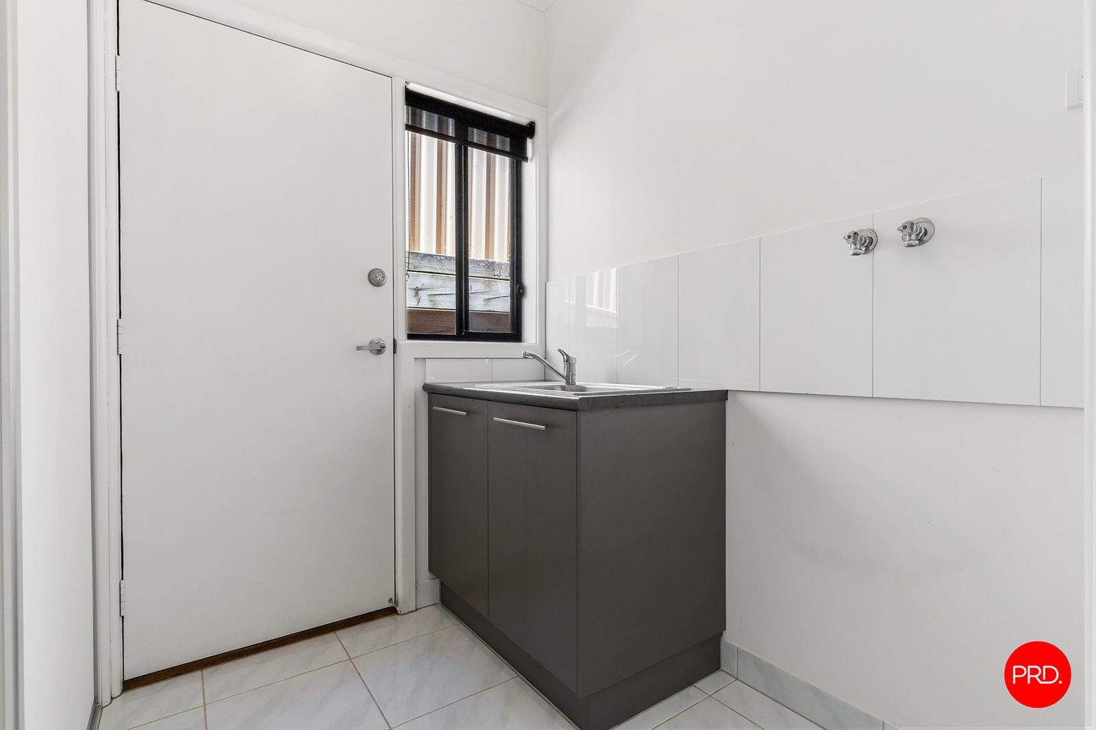 10 Roslyn Court KENNINGTON 12