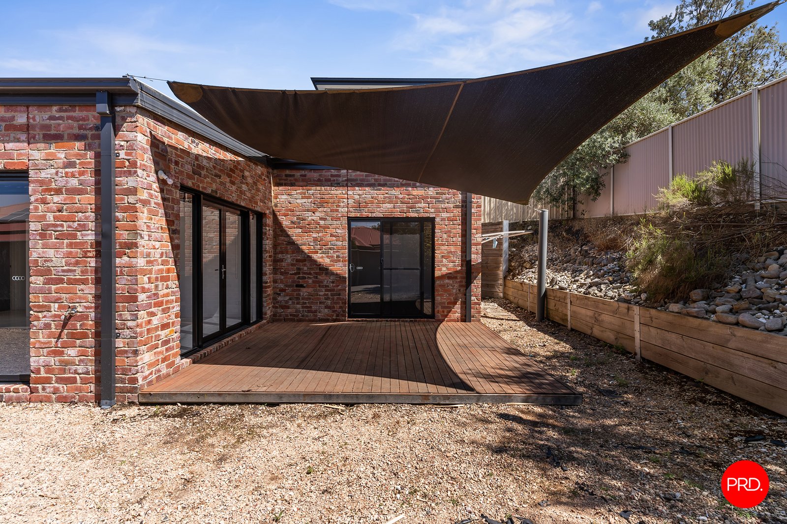 10 Roslyn Court KENNINGTON 15