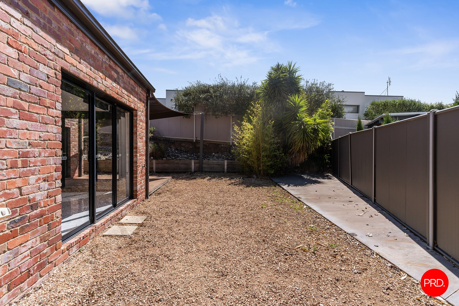 10 Roslyn Court KENNINGTON 16