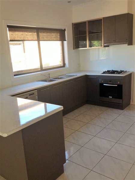 10 Roslyn Court KENNINGTON 3