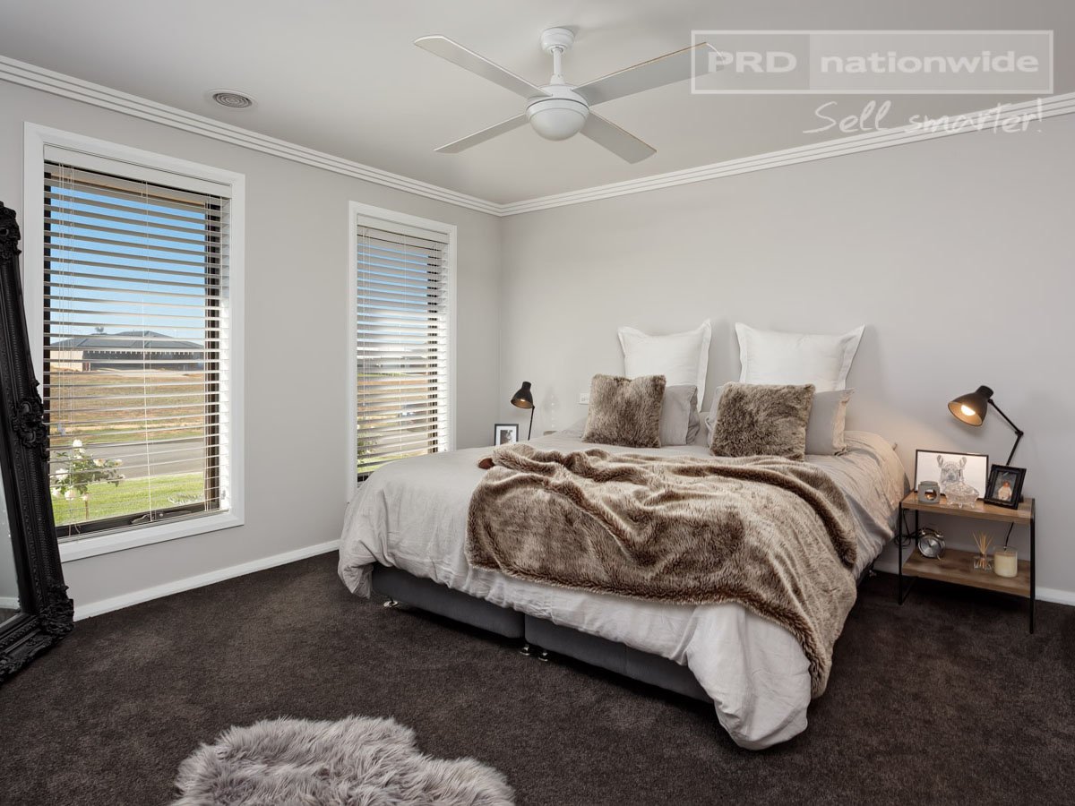 10 Ross Parkway GOBBAGOMBALIN 3