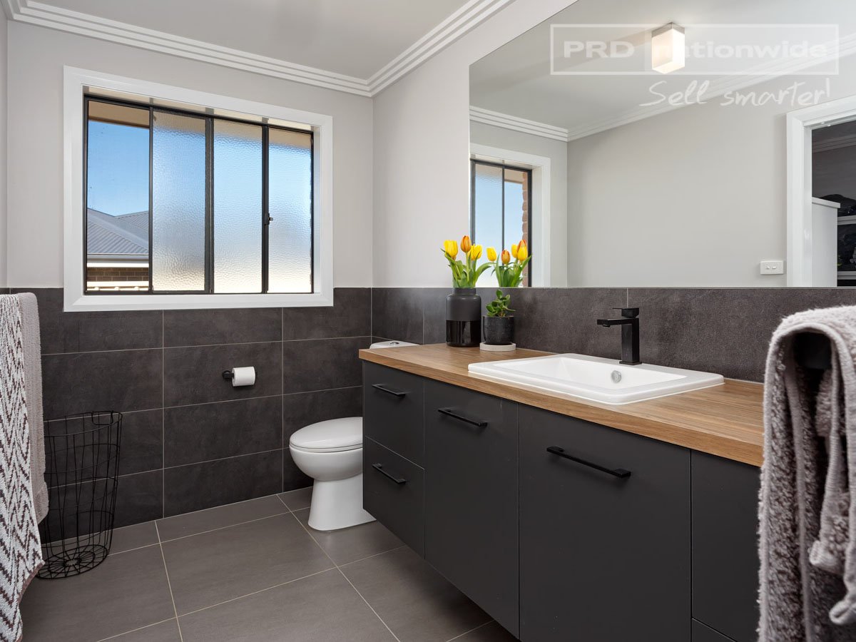 10 Ross Parkway GOBBAGOMBALIN 4