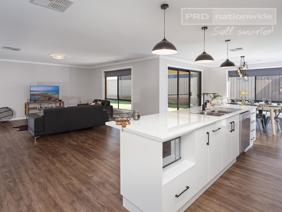 10 Ross Parkway GOBBAGOMBALIN 5