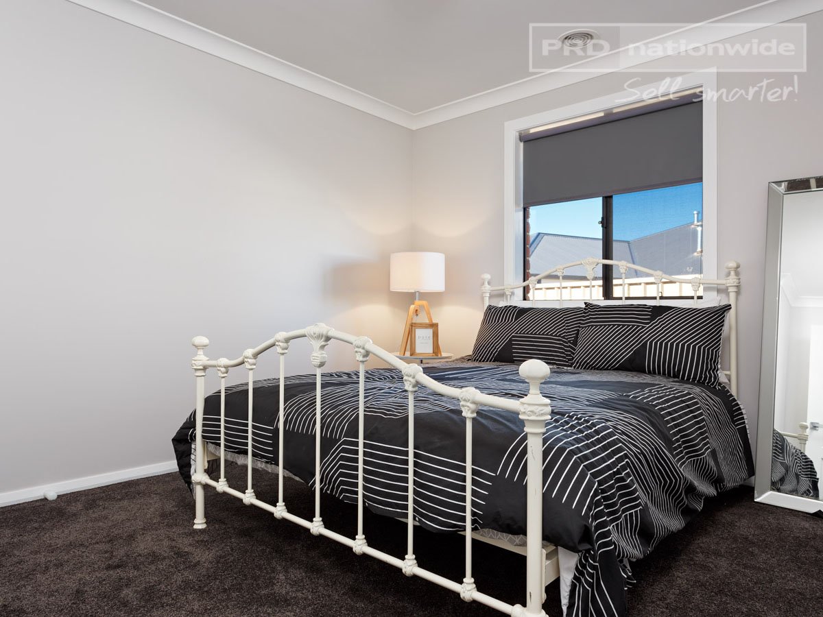 10 Ross Parkway GOBBAGOMBALIN 9