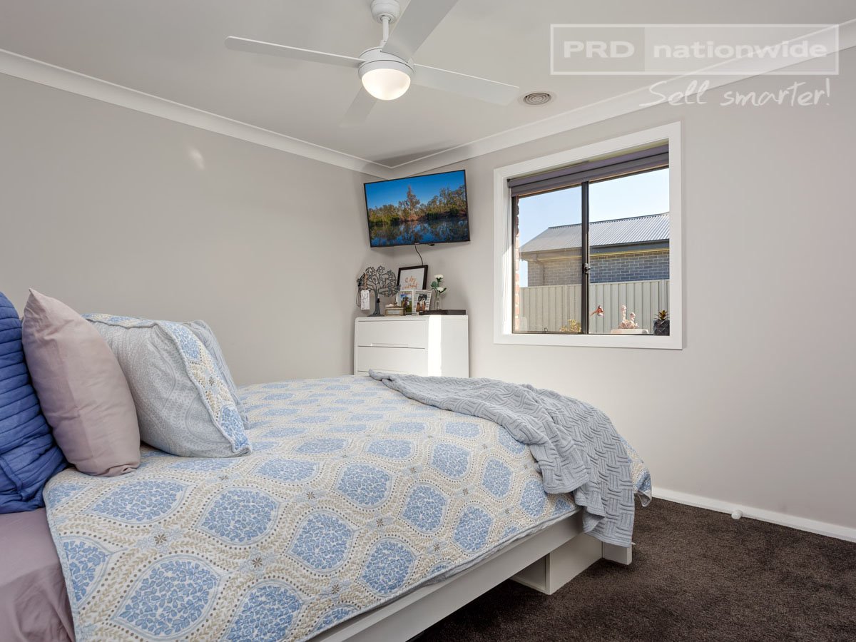 10 Ross Parkway GOBBAGOMBALIN 10