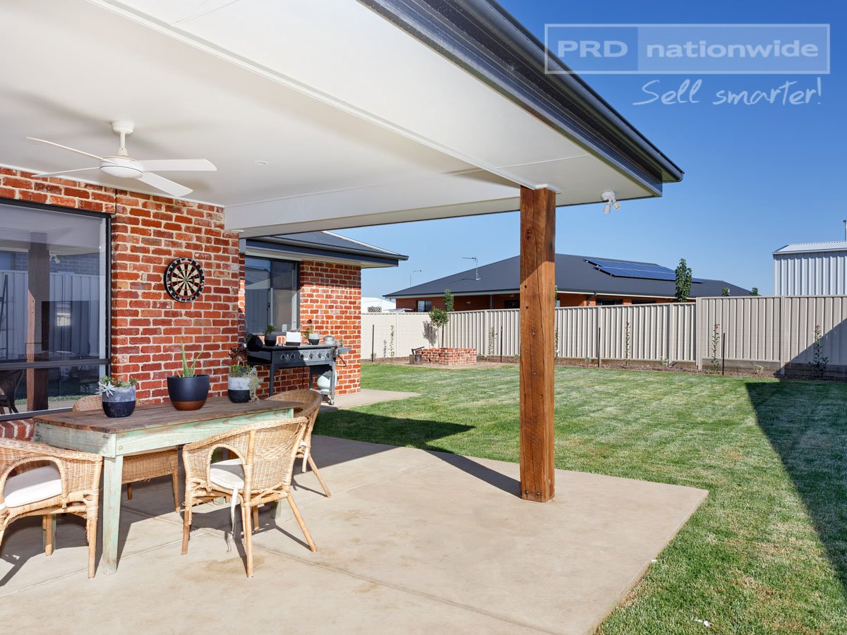 10 Ross Parkway GOBBAGOMBALIN 13