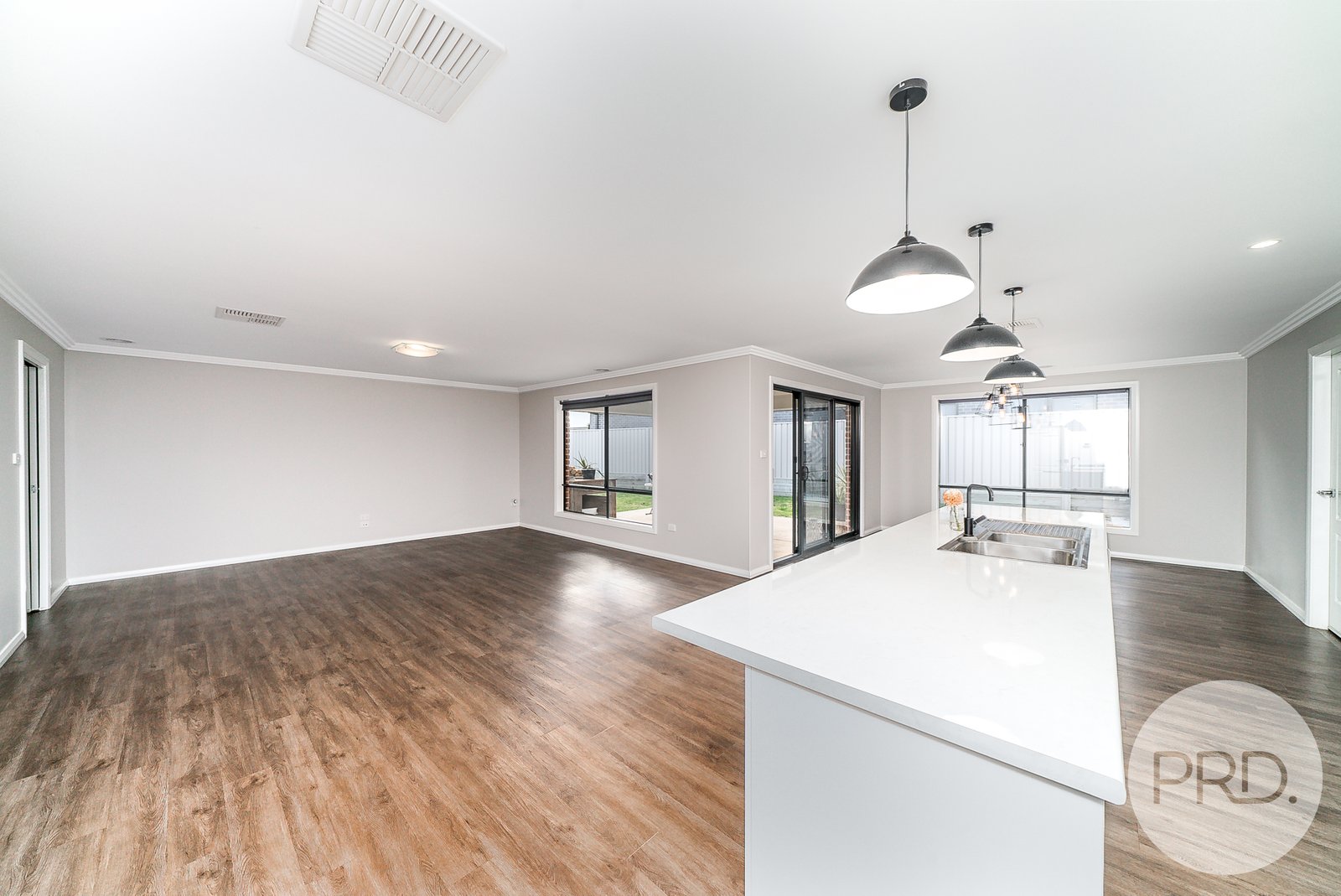 10 Ross Parkway GOBBAGOMBALIN 4