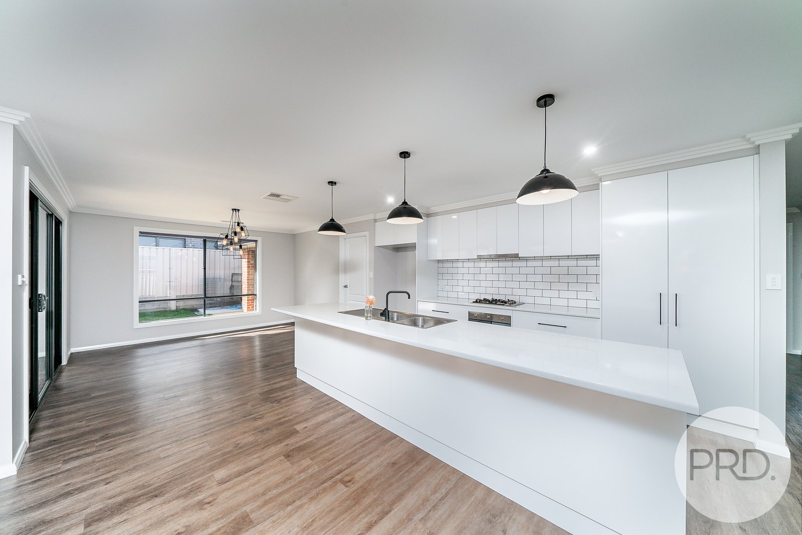 10 Ross Parkway GOBBAGOMBALIN 5