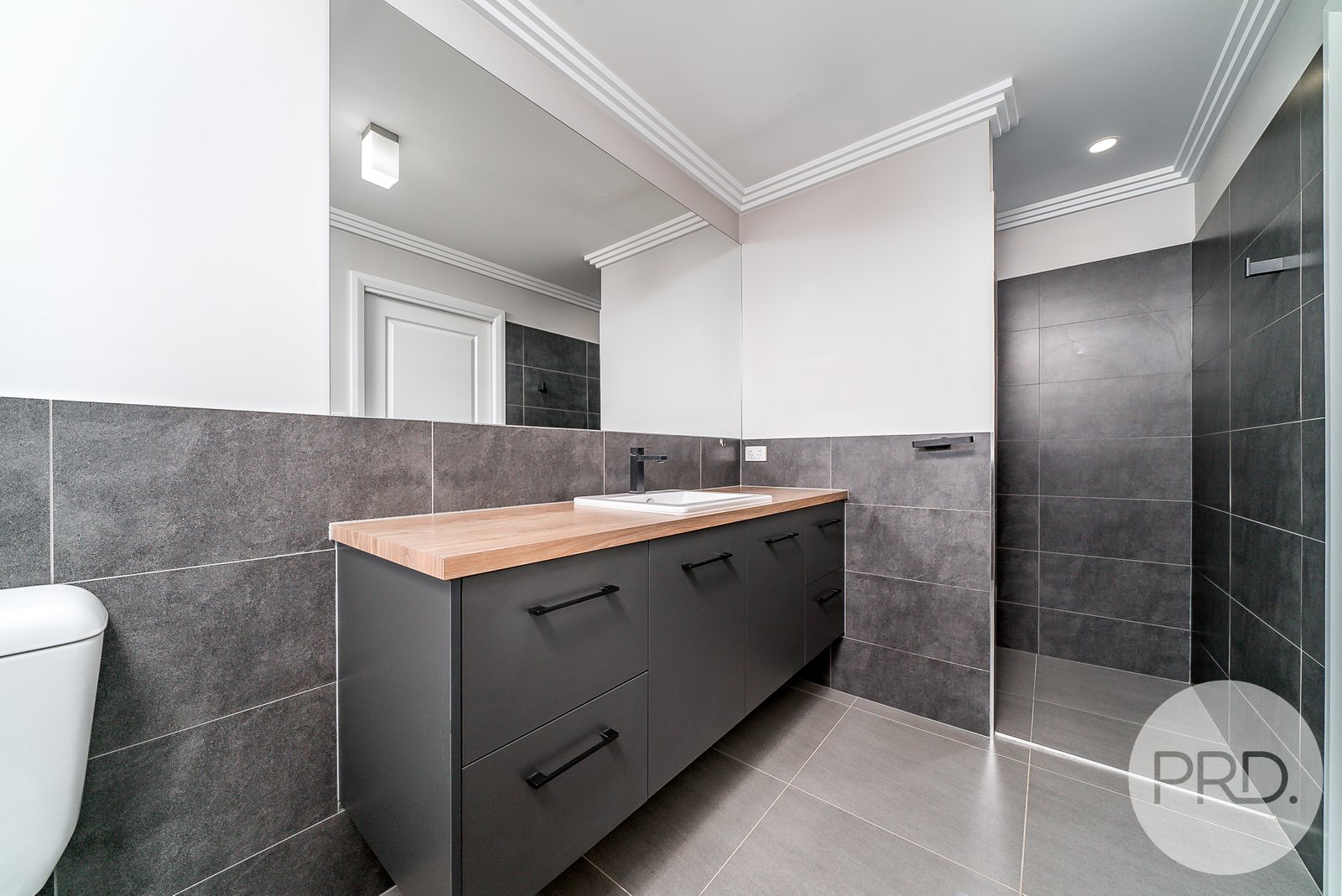 10 Ross Parkway GOBBAGOMBALIN 8