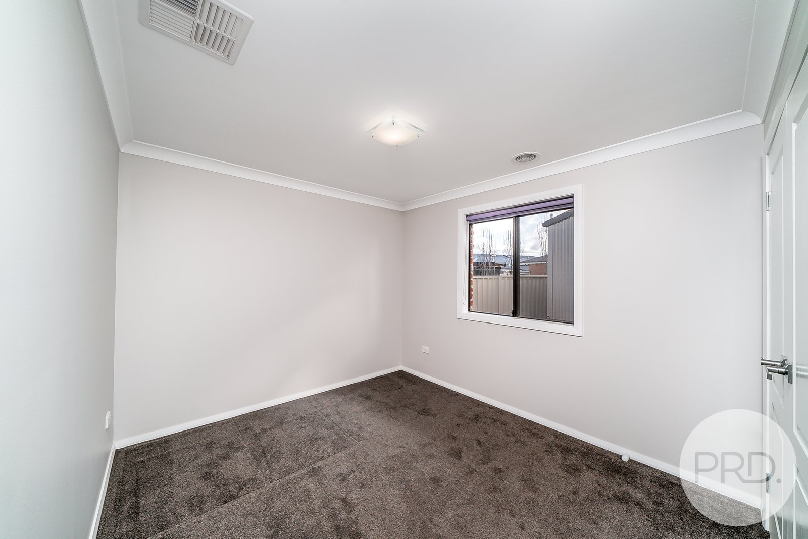 10 Ross Parkway GOBBAGOMBALIN 9