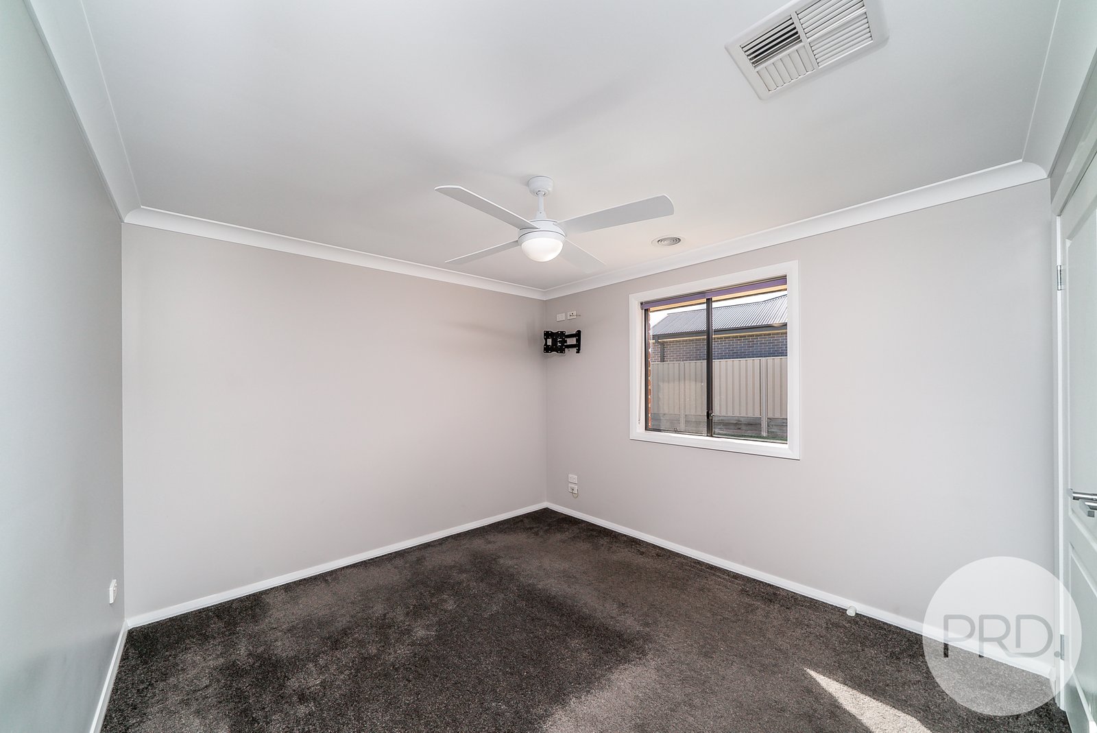 10 Ross Parkway GOBBAGOMBALIN 10