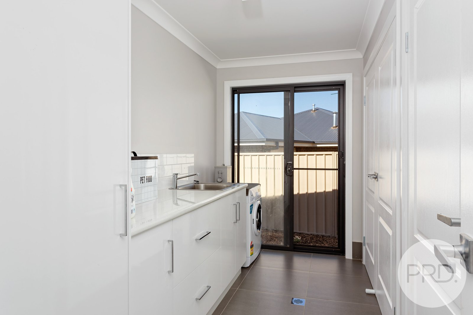 10 Ross Parkway GOBBAGOMBALIN 12