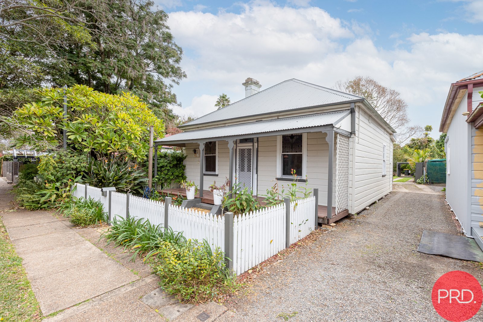 10 Roxburgh Street LORN 12