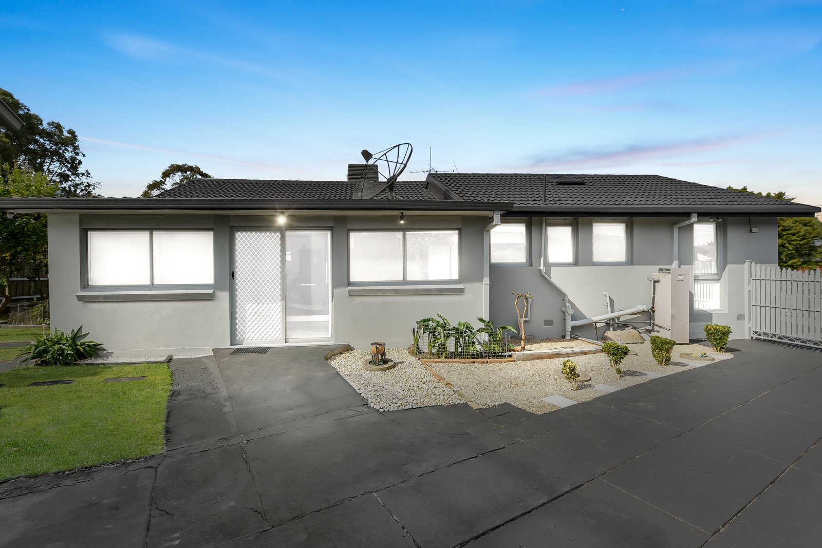 Photos: 10 Ryecroft Court