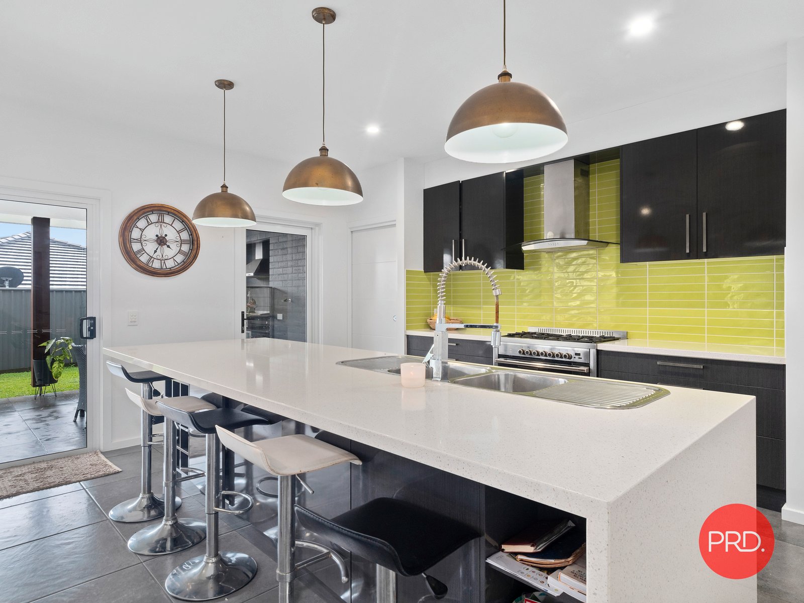 10 Seashore Place SANDY BEACH 1