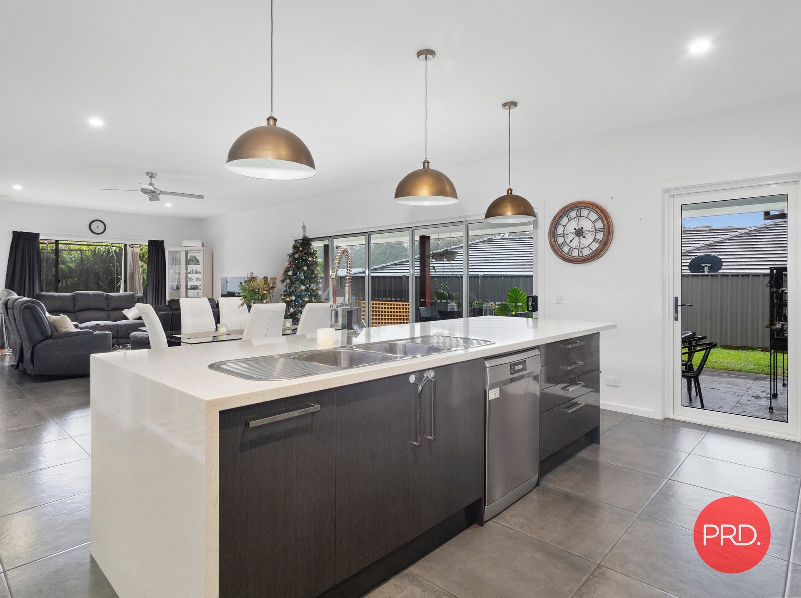 10 Seashore Place SANDY BEACH 2