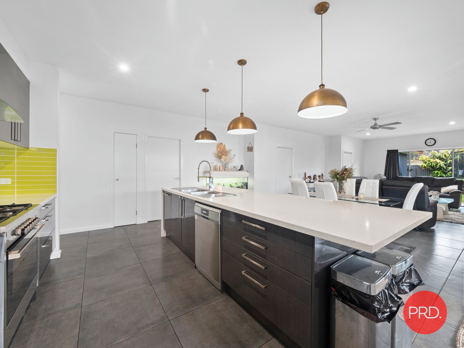 10 Seashore Place SANDY BEACH 4