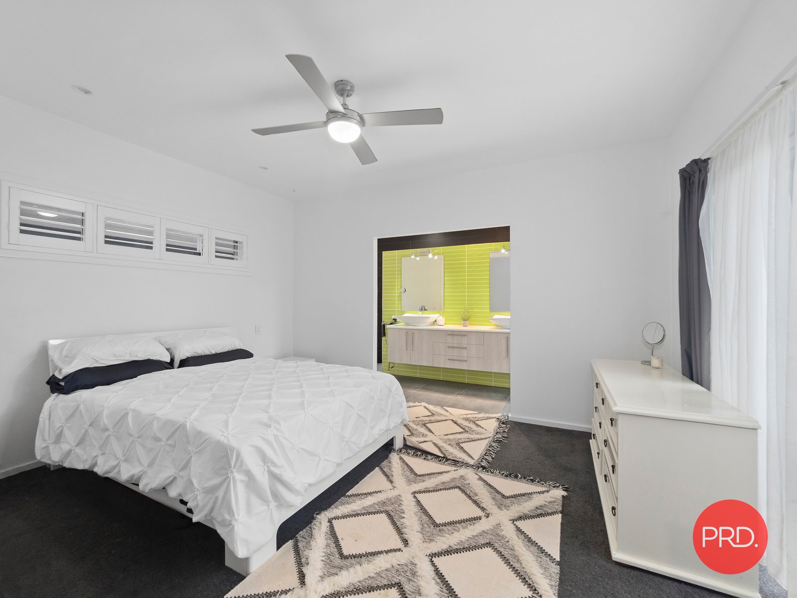 10 Seashore Place SANDY BEACH 12