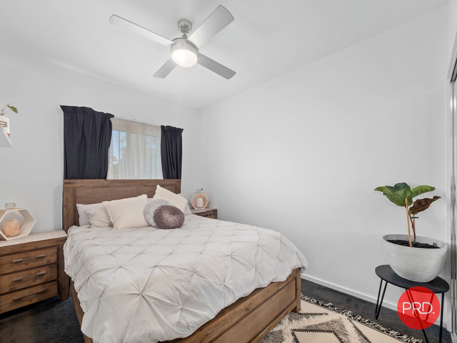 10 Seashore Place SANDY BEACH 19