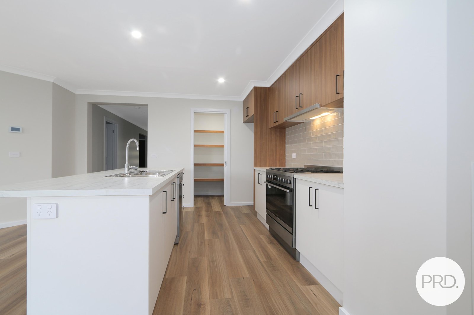 10 Selby Court THURGOONA 3