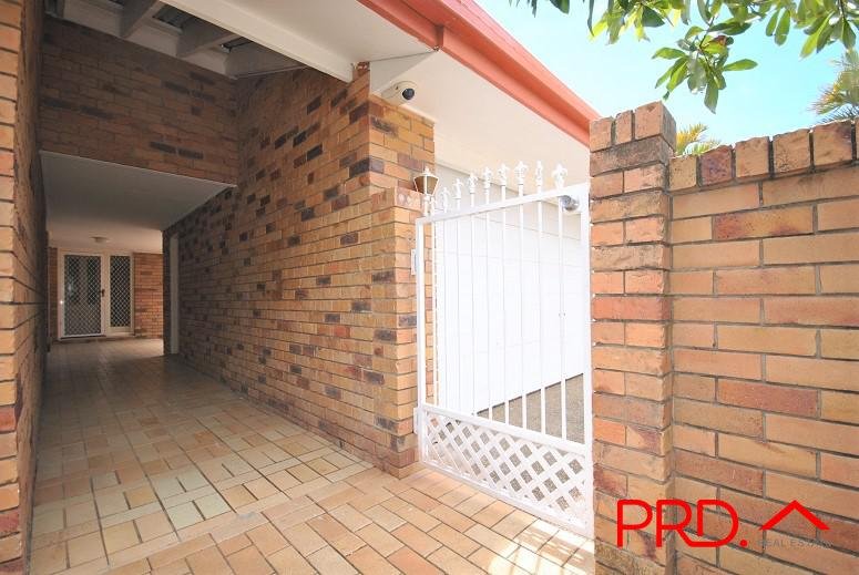 10 Selkirk Avenue BENOWA WATERS 4