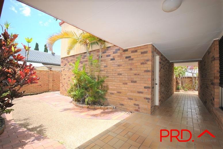 10 Selkirk Avenue BENOWA WATERS 5