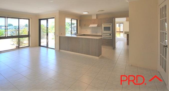 10 Selkirk Avenue BENOWA WATERS 7