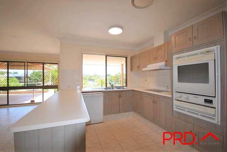 10 Selkirk Avenue BENOWA WATERS 8