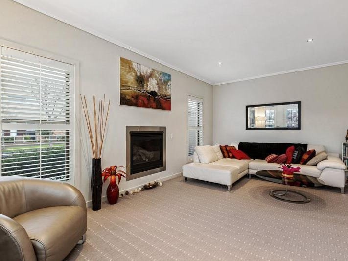 Gallery: 10 Shearwater Crescent