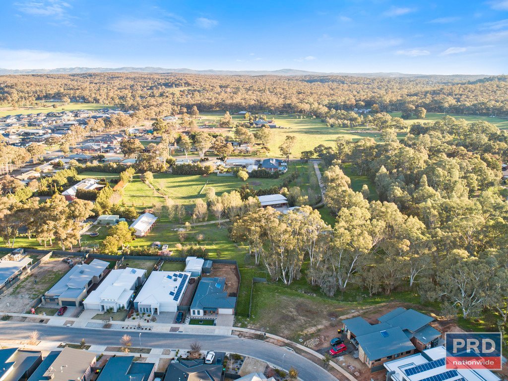 10 Shepherds Glen STRATHFIELDSAYE 5