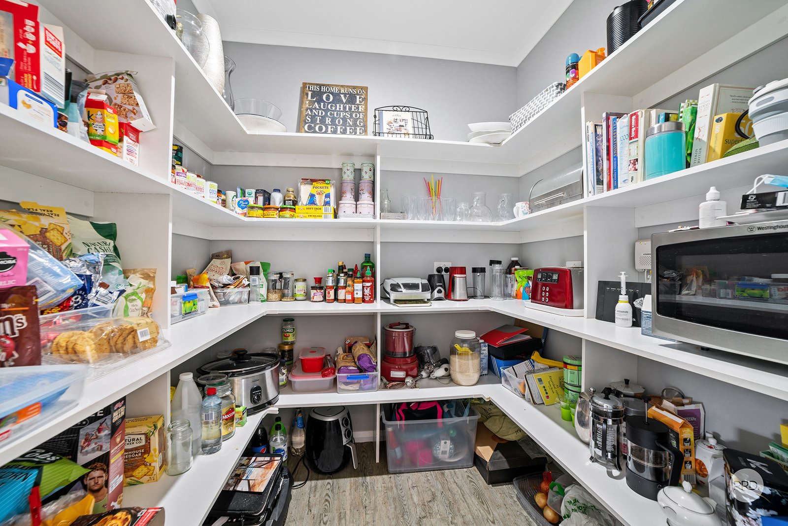 10 Shepherds Glen STRATHFIELDSAYE 7