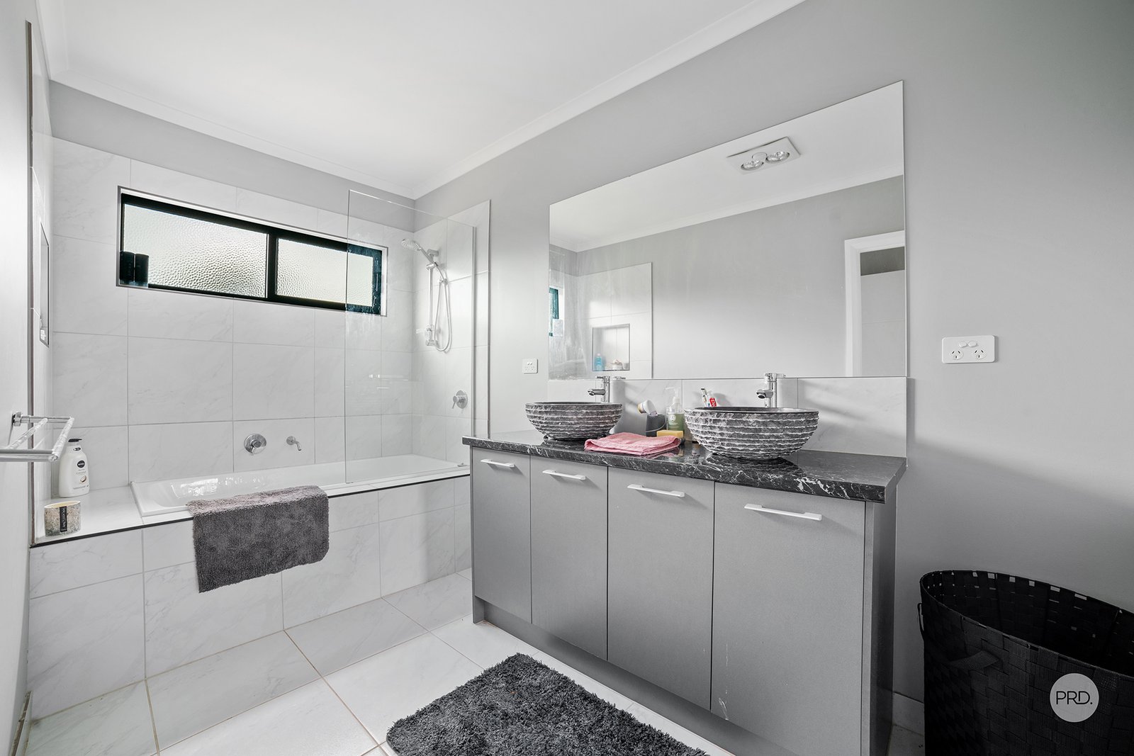 10 Shepherds Glen STRATHFIELDSAYE 19