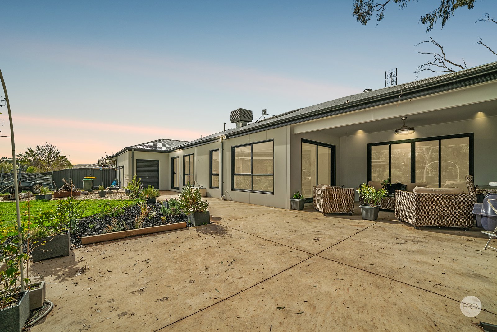 10 Shepherds Glen STRATHFIELDSAYE 22