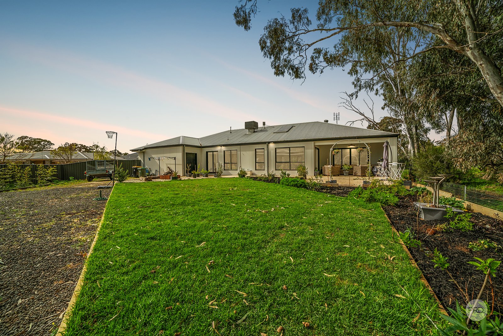 10 Shepherds Glen STRATHFIELDSAYE 25