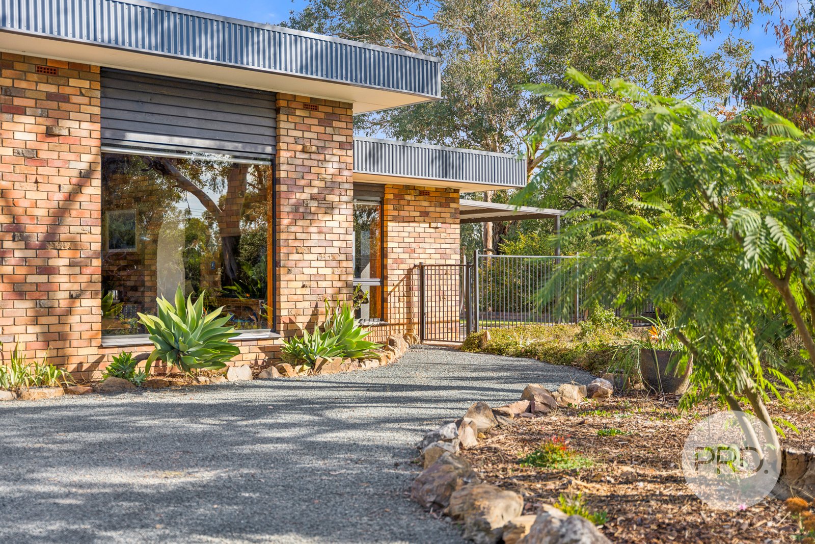 10 Silverwood Road LAKE ALBERT 4