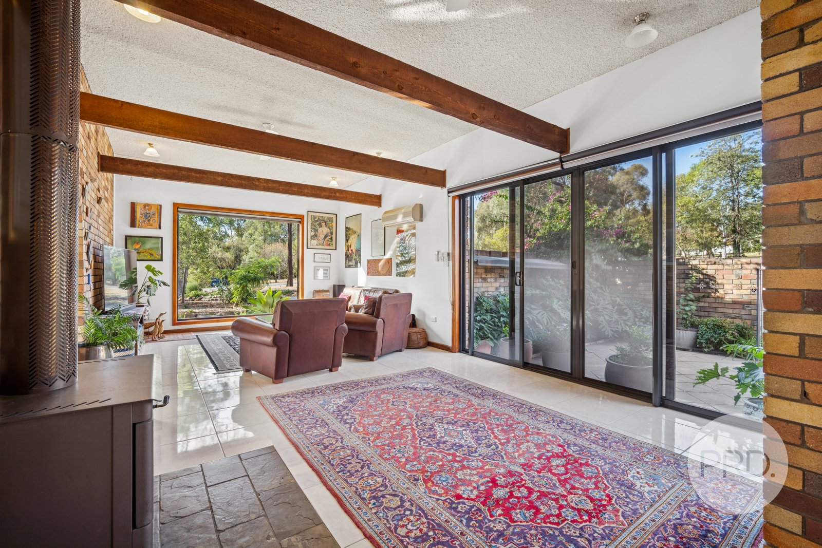 10 Silverwood Road LAKE ALBERT 11