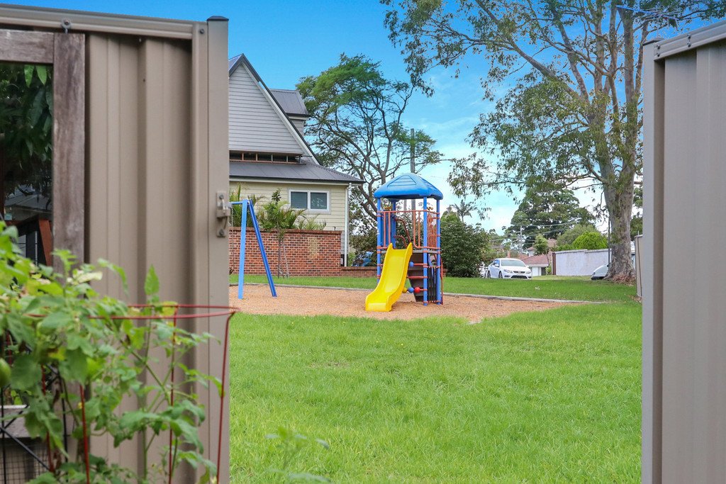 10 Sparkes Avenue MORTDALE 7