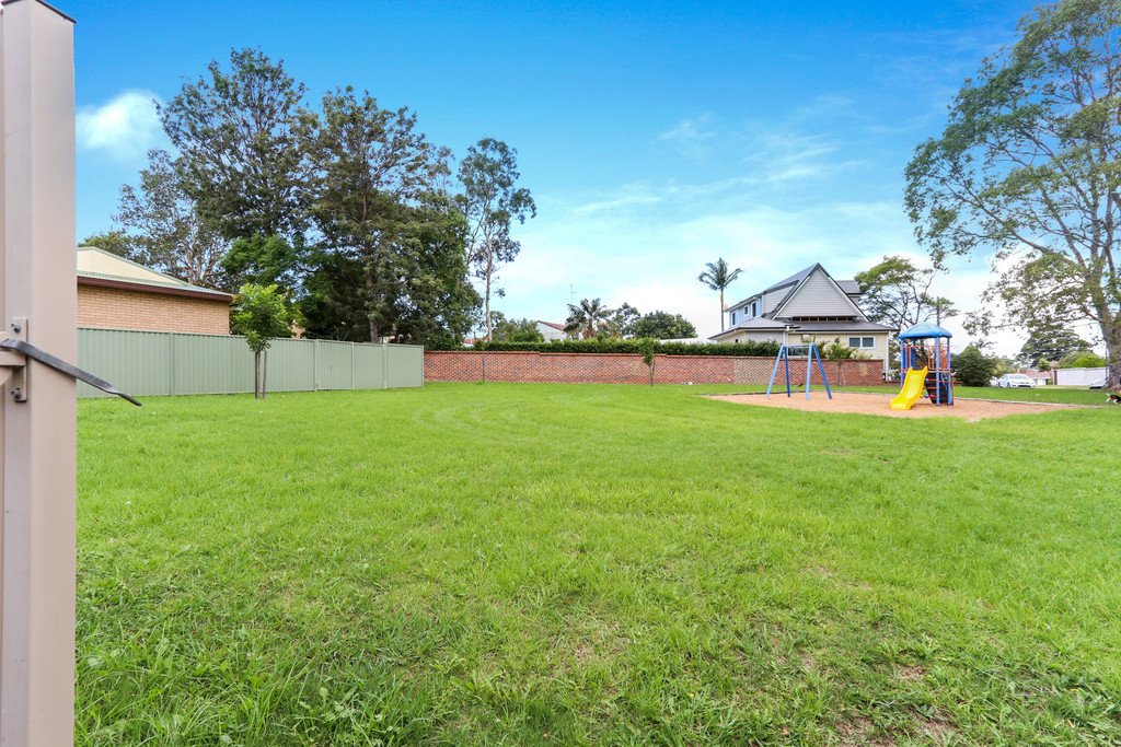 10 Sparkes Avenue MORTDALE 8