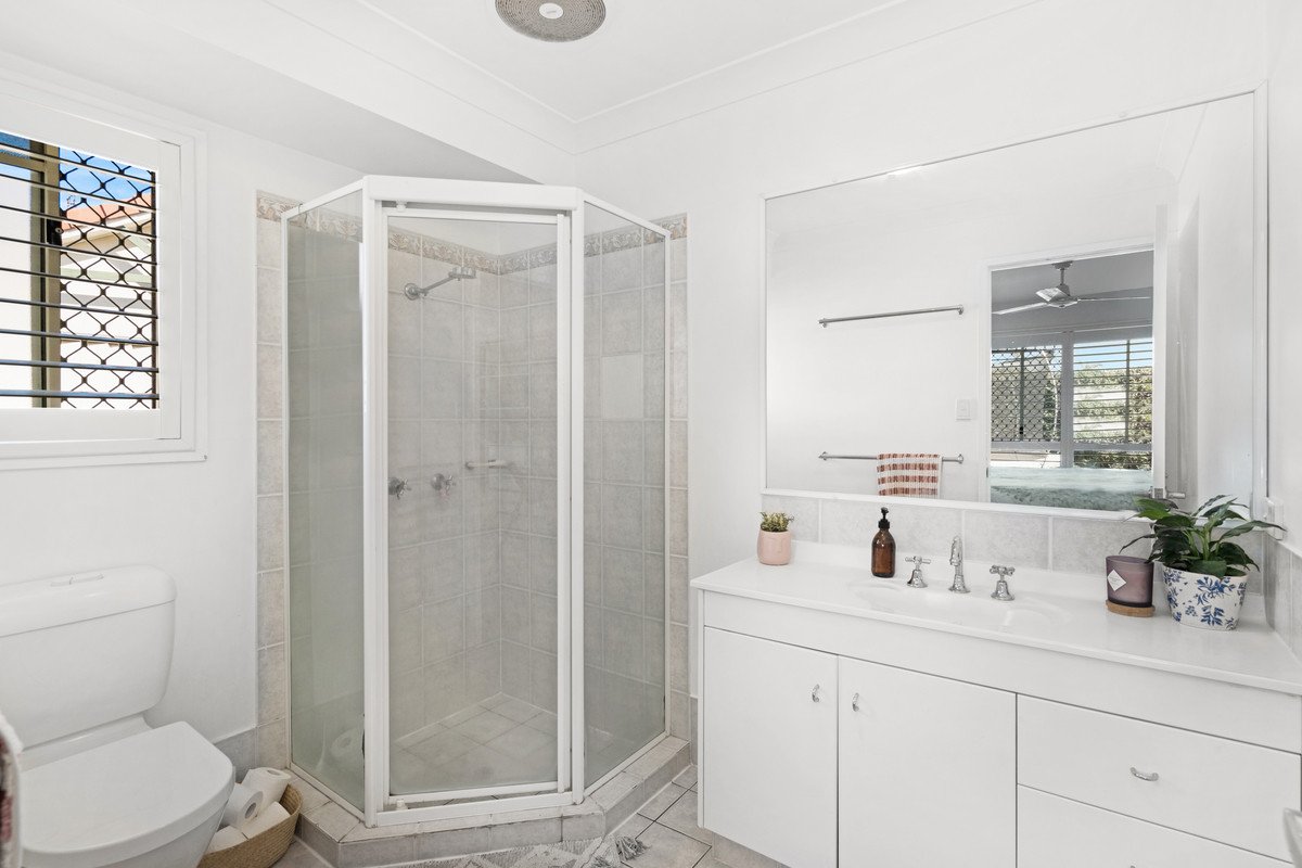 10 Sparrow Place Burleigh Waters 9