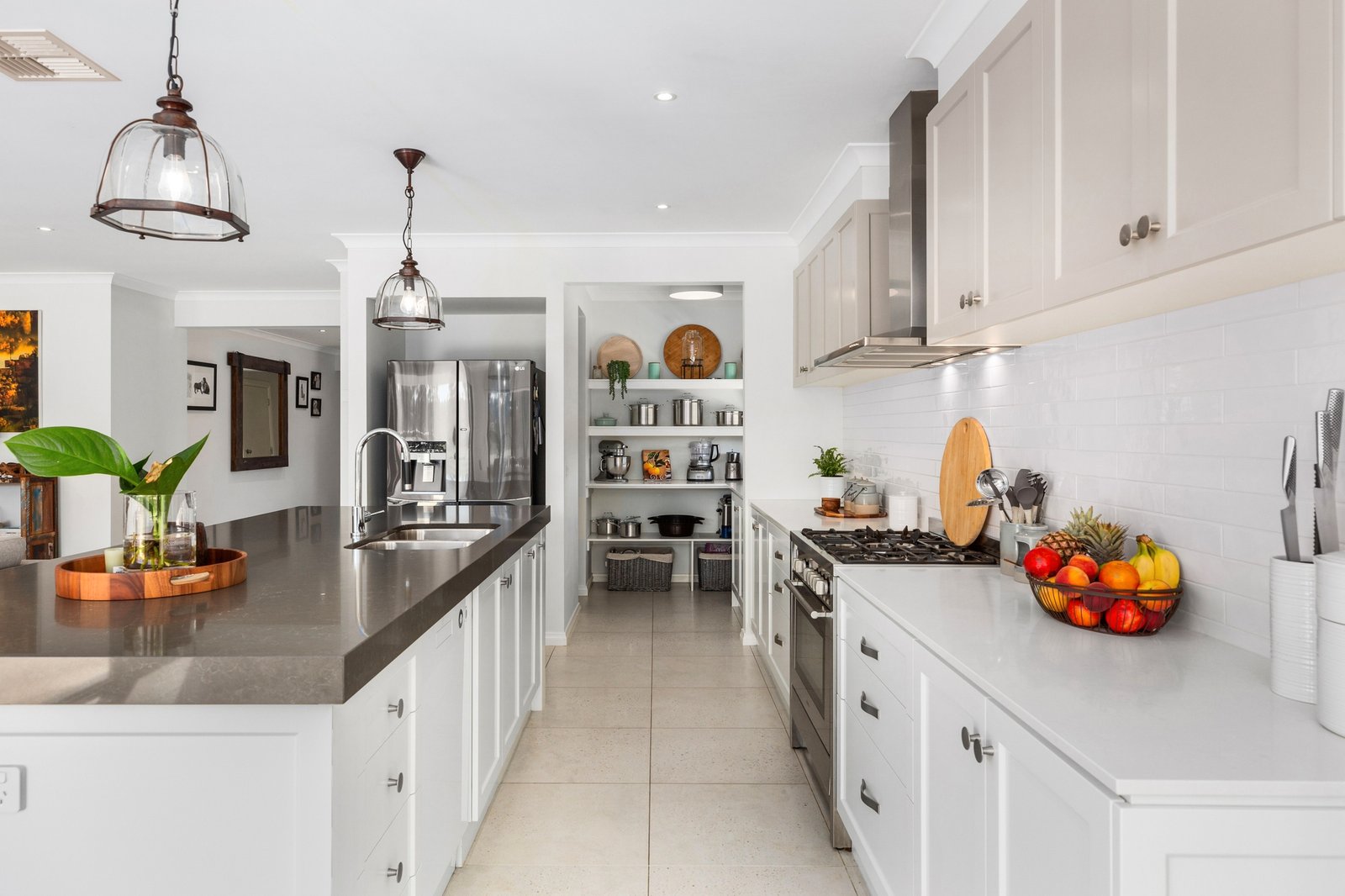 Real Estate and Property in 10 Sproule Place, Woodend, VIC