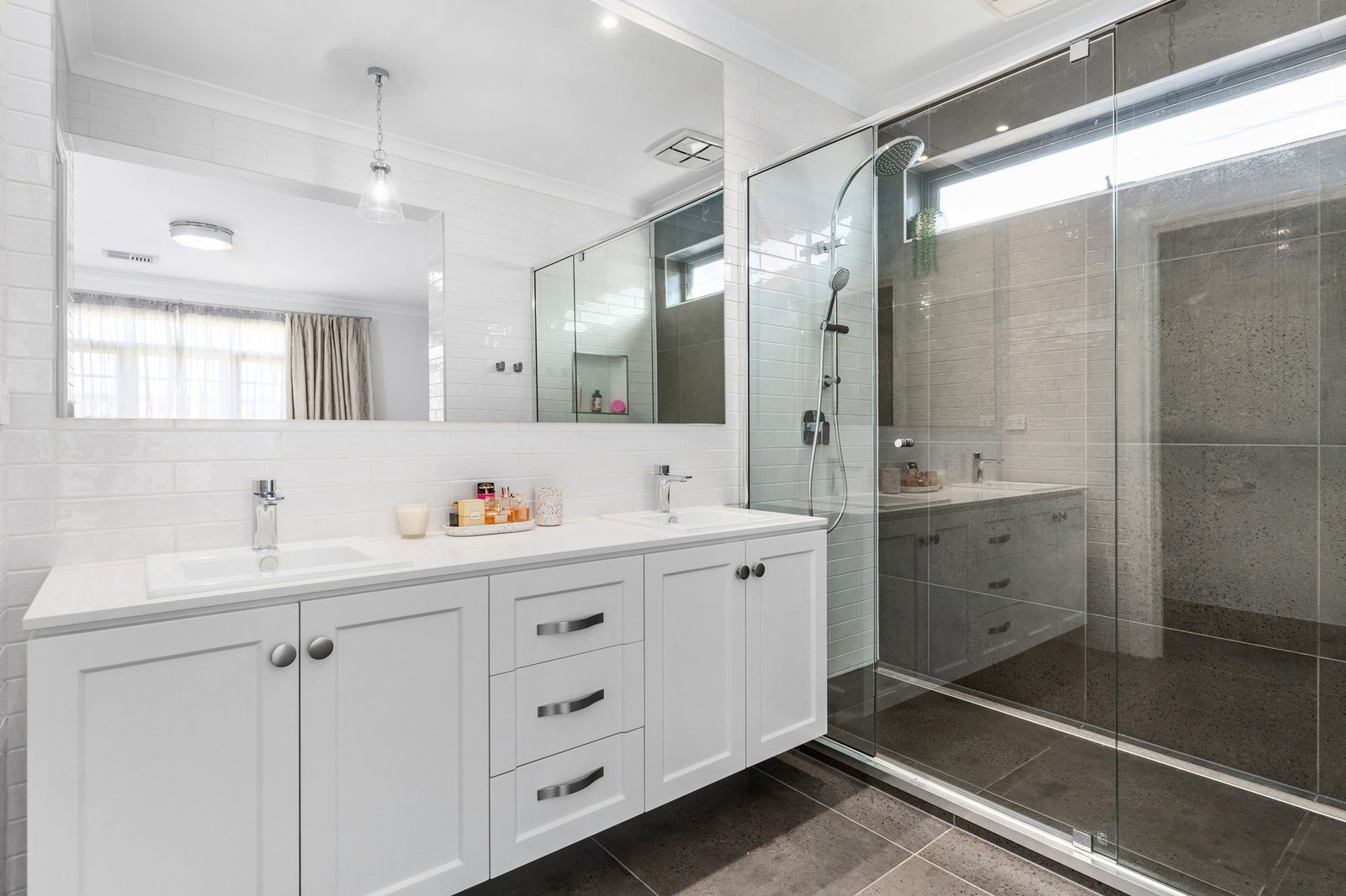 Real Estate and Property in 10 Sproule Place, Woodend, VIC