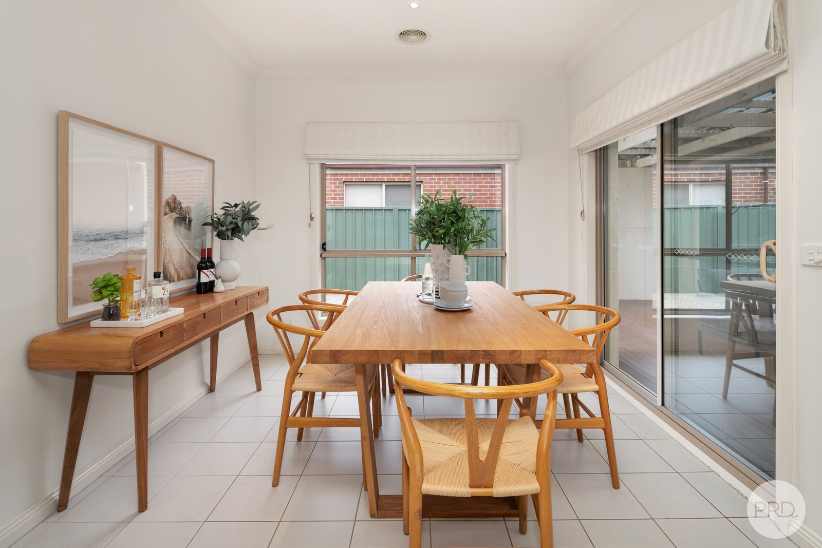 10 St Clare Avenue LAKE GARDENS 9